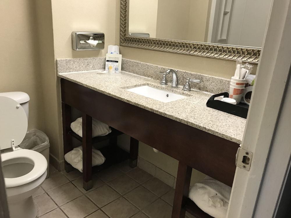 Comfort Inn Petersburg Near Fort Gregg-Adams Экстерьер фото