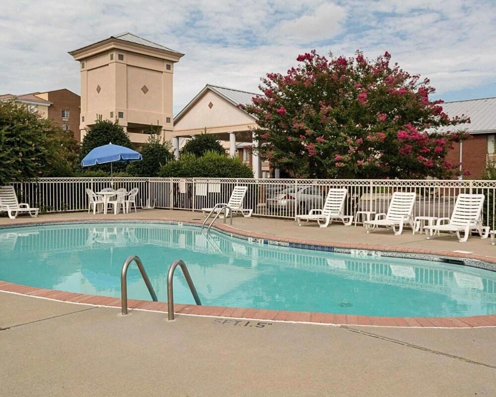 Comfort Inn Petersburg Near Fort Gregg-Adams Экстерьер фото