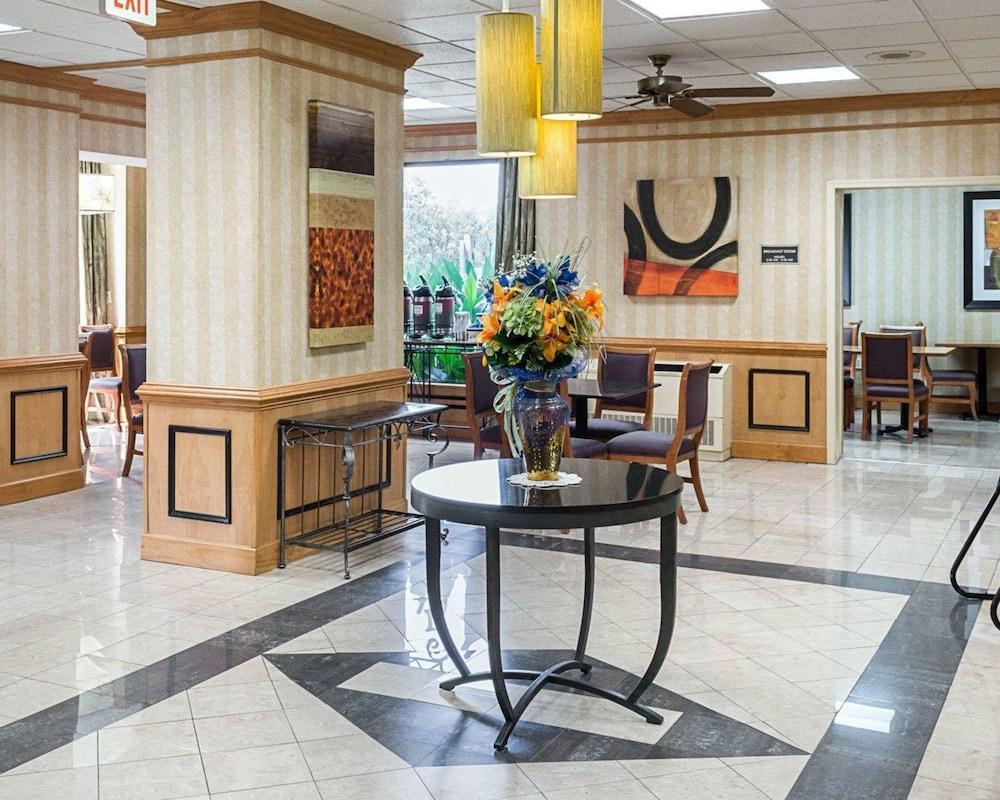 Comfort Inn Petersburg Near Fort Gregg-Adams Экстерьер фото
