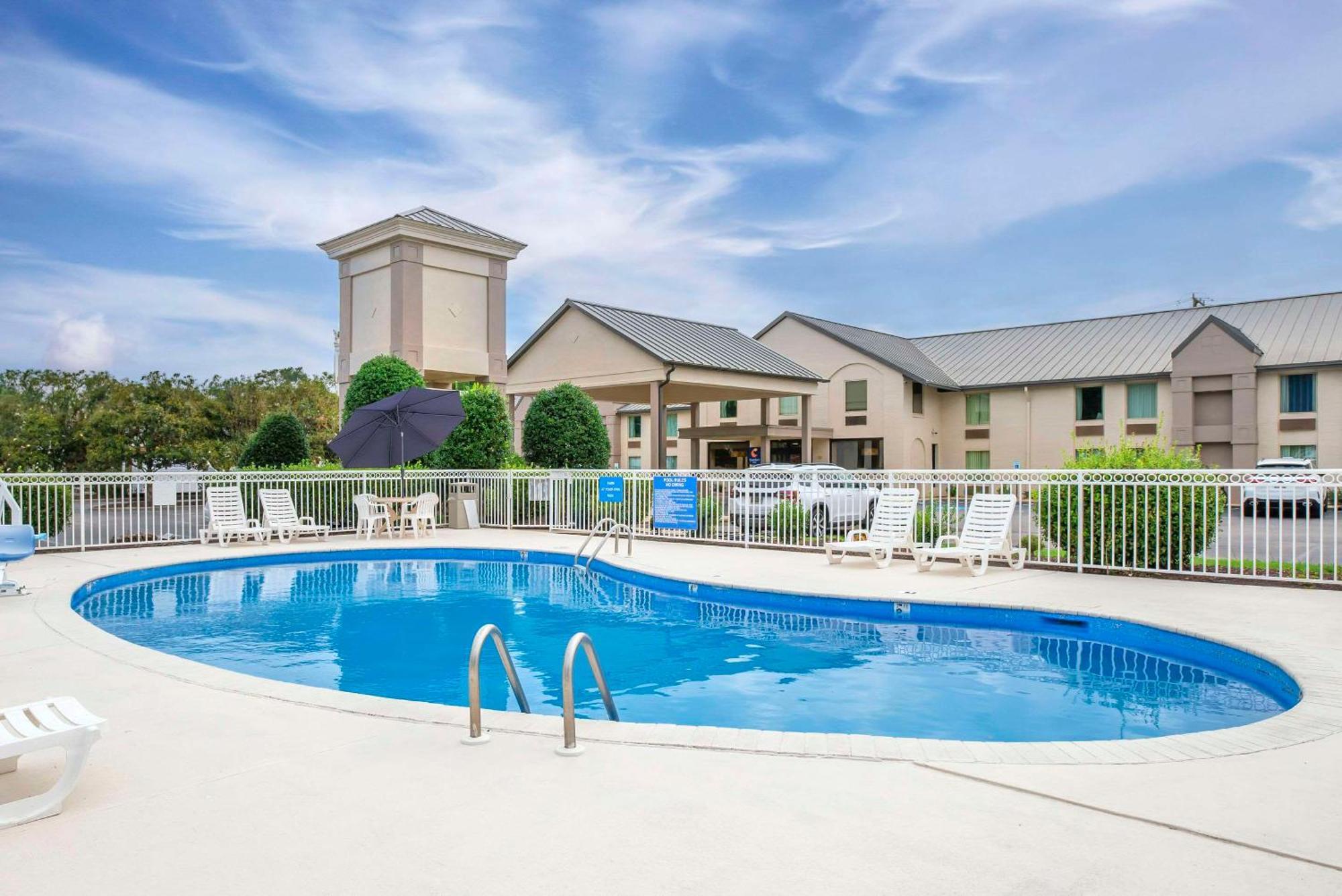 Comfort Inn Petersburg Near Fort Gregg-Adams Экстерьер фото