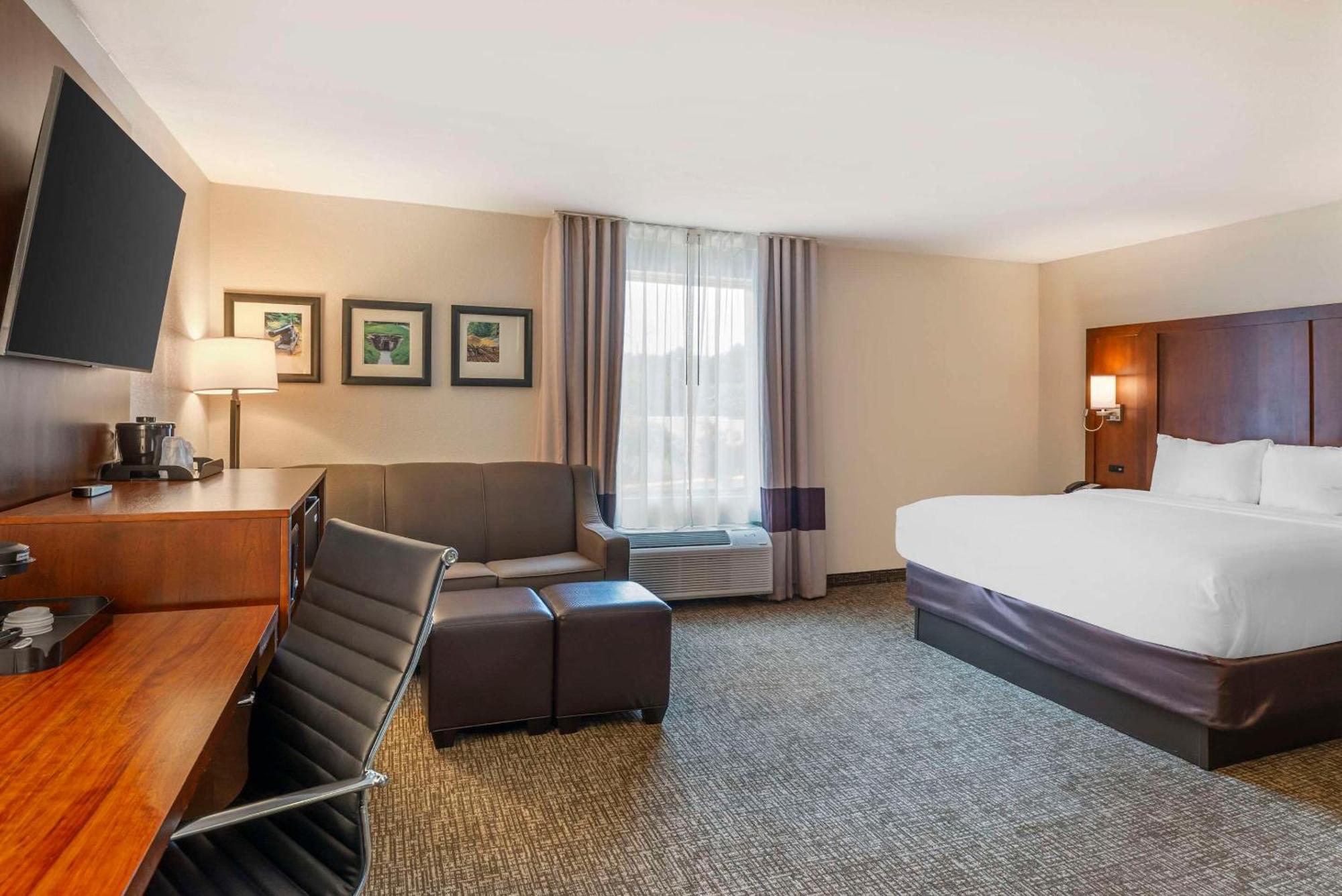 Comfort Inn Petersburg Near Fort Gregg-Adams Экстерьер фото