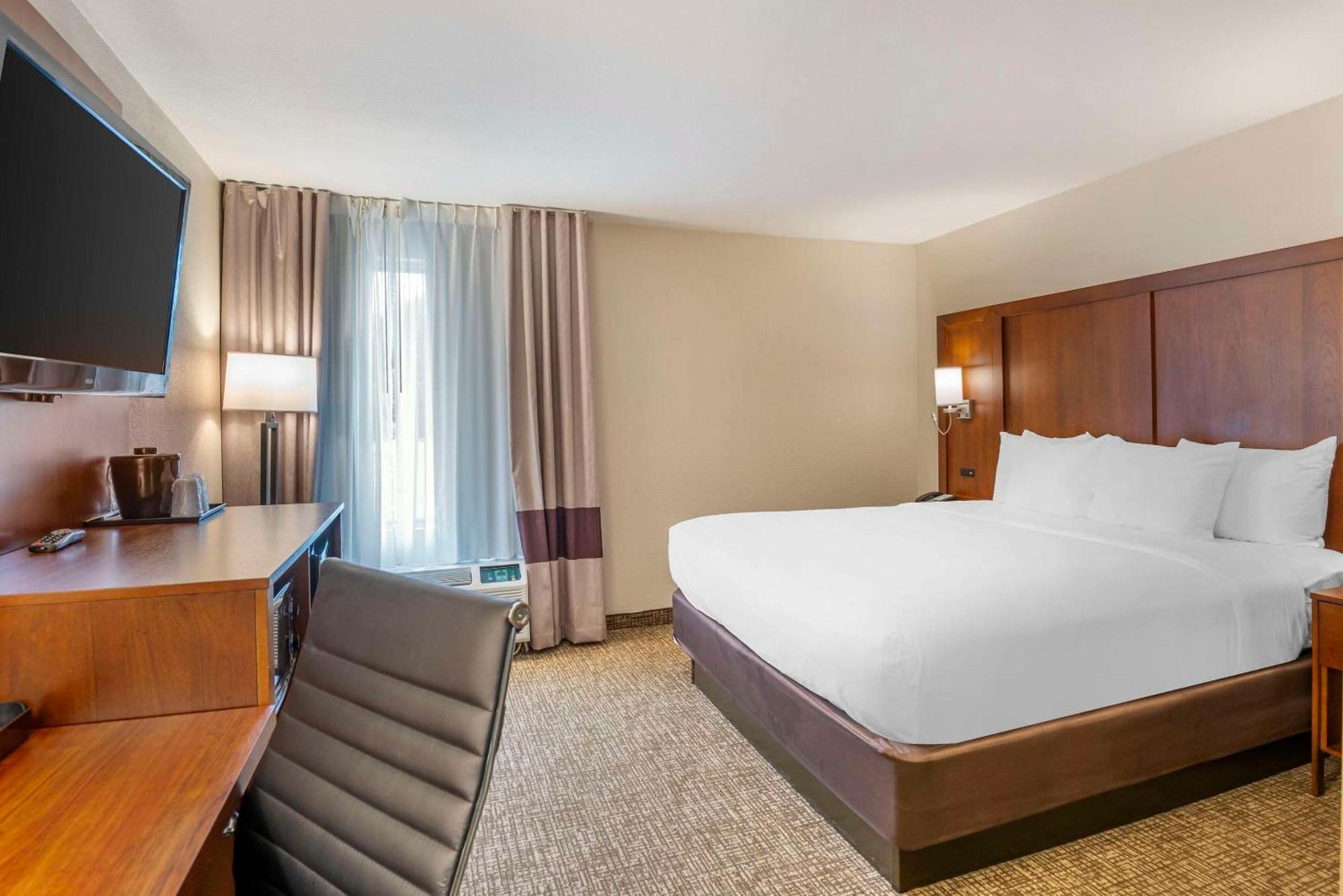 Comfort Inn Petersburg Near Fort Gregg-Adams Экстерьер фото