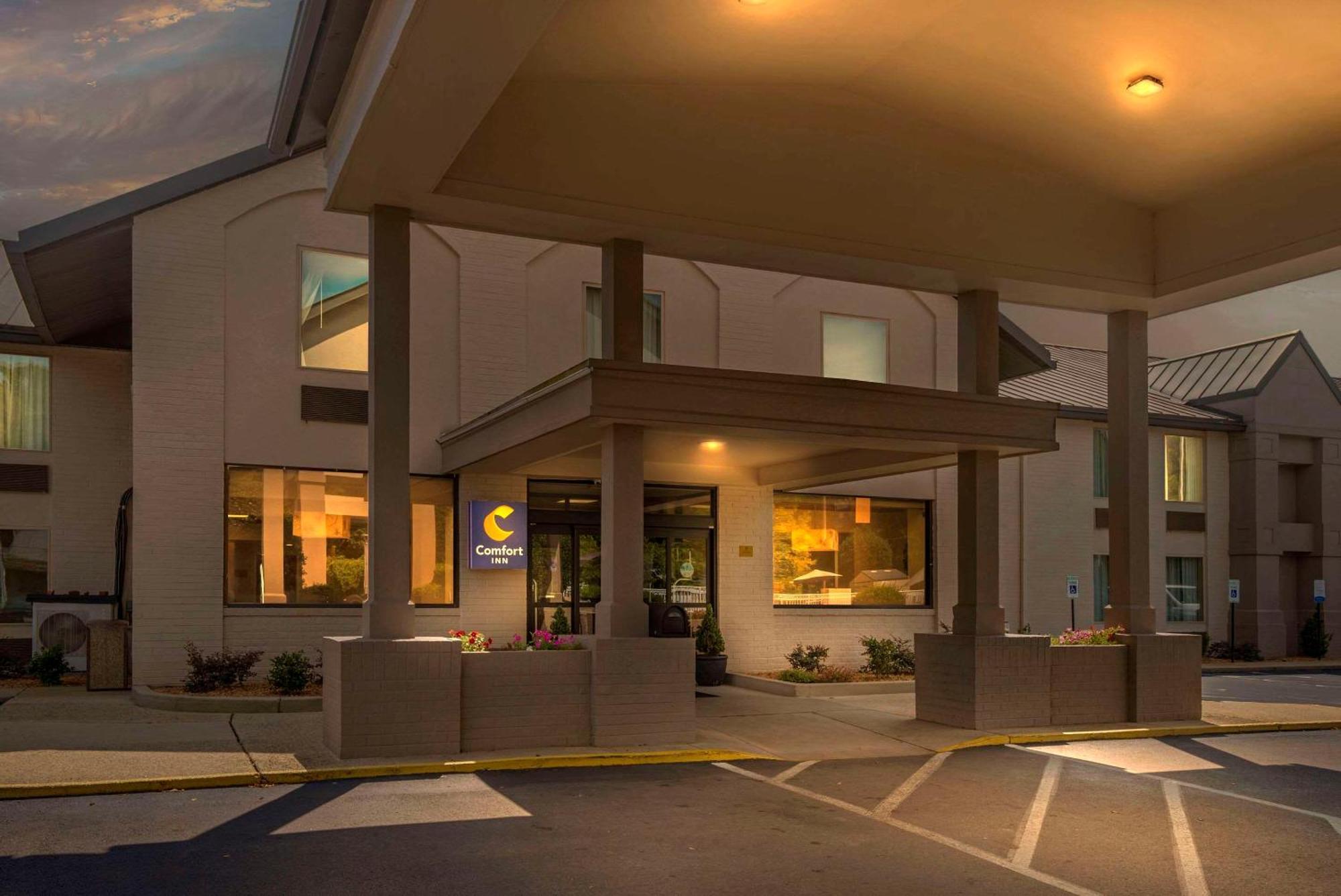 Comfort Inn Petersburg Near Fort Gregg-Adams Экстерьер фото