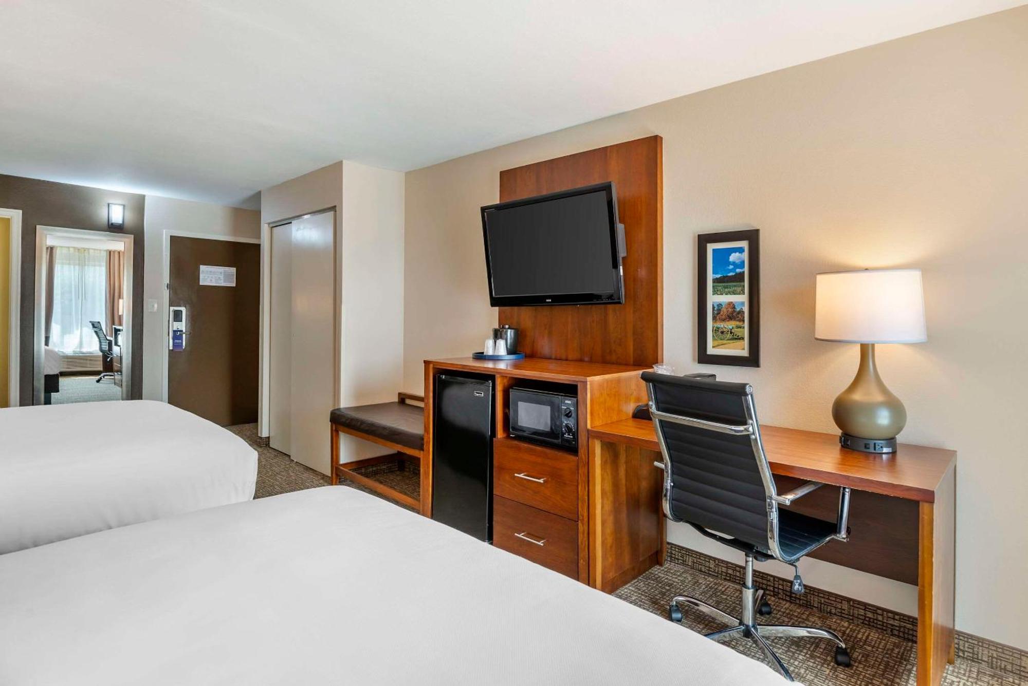 Comfort Inn Petersburg Near Fort Gregg-Adams Экстерьер фото