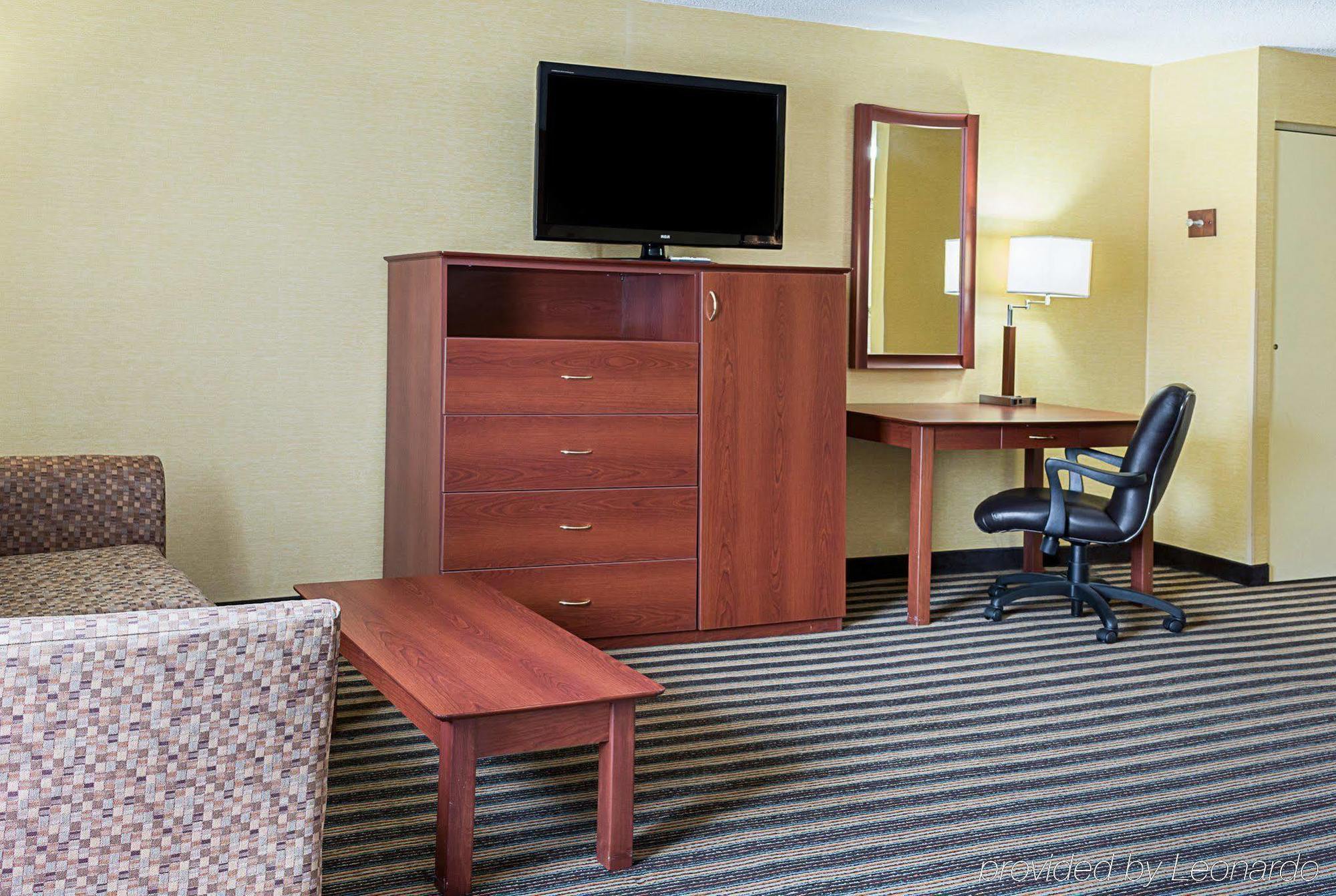 Comfort Inn Petersburg Near Fort Gregg-Adams Экстерьер фото
