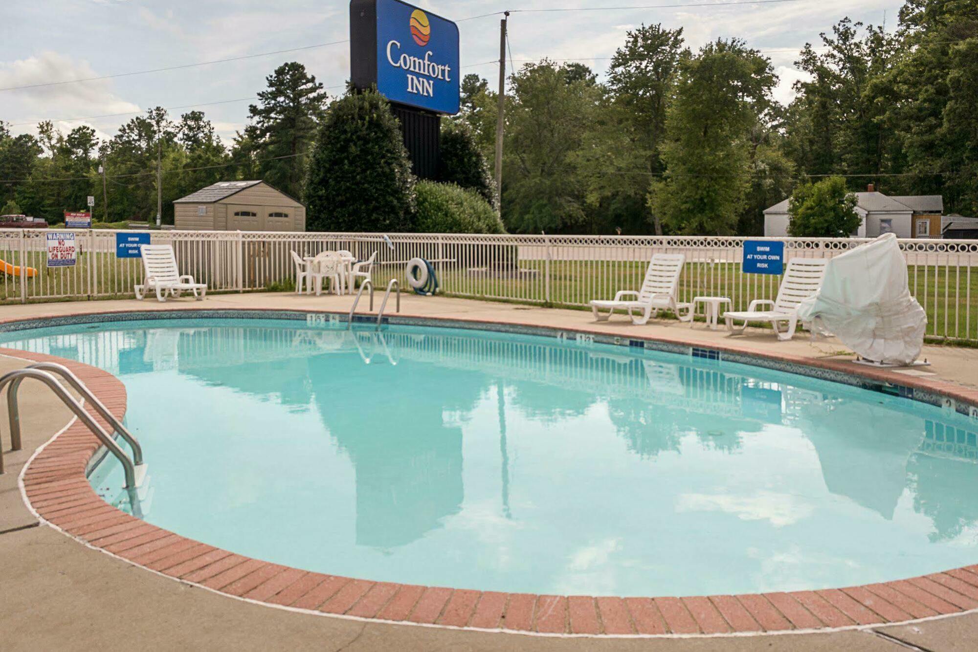 Comfort Inn Petersburg Near Fort Gregg-Adams Экстерьер фото